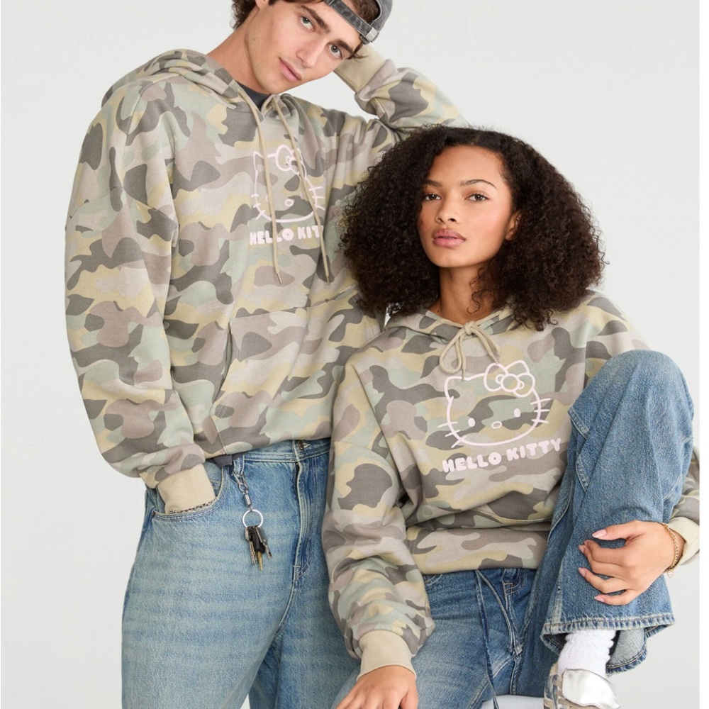 Aeropostale NEW green Camo Hello Kitty Hoodie Sweatshirt Size Large